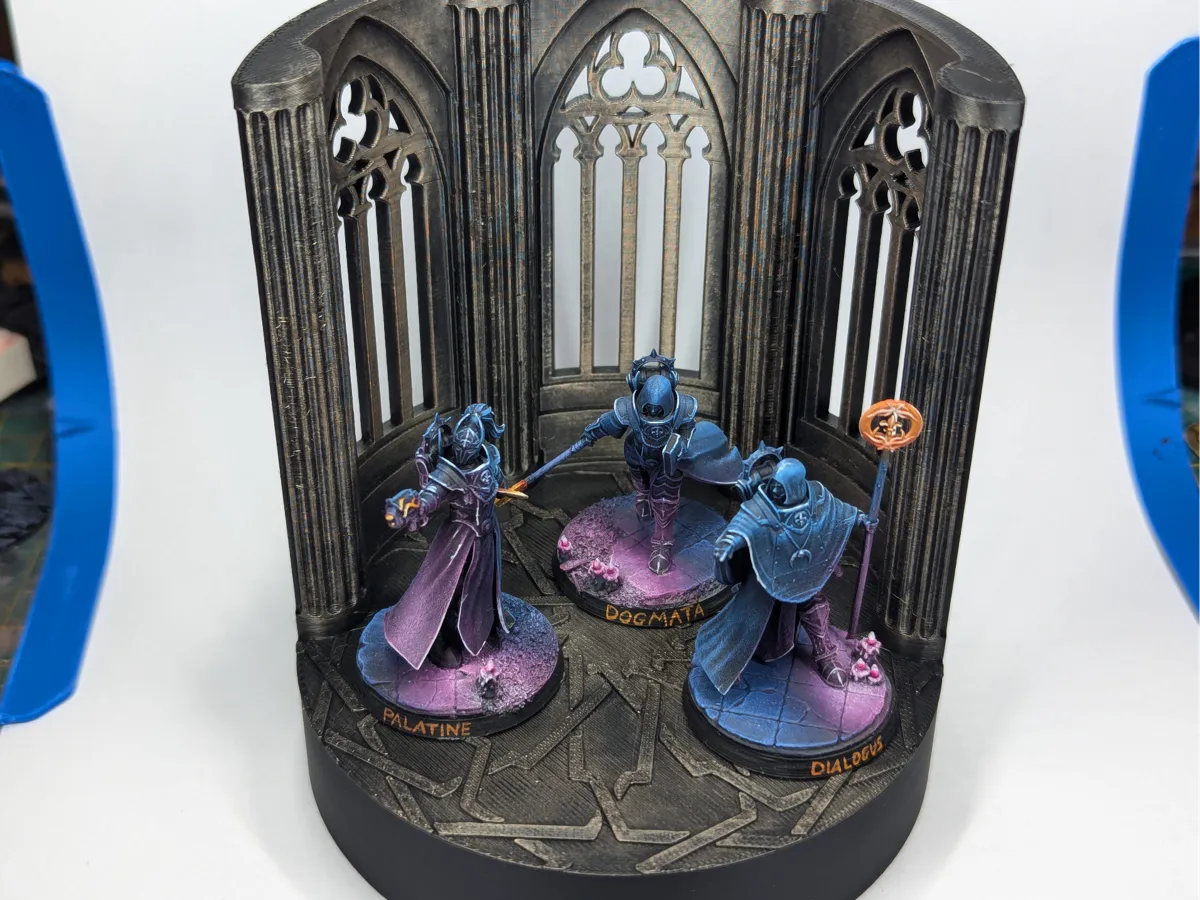 Cathedral Miniature Display Stand Grimdark